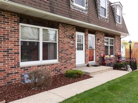 West bend condos for sale - Another comparable condo, 717 Canterberry Ct UNIT B, West Bend, WI 53090 recently sold for $182,000. North Granville and Ridgeview are nearby neighborhoods. Nearby ZIP codes include 53090 and 53040. Additionally this property neighbors other cities such as Barton, West Bend, and Kewaskum. 